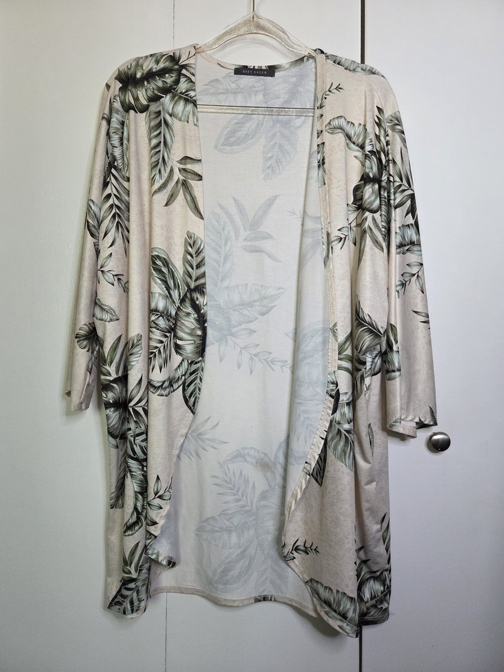 Suzy Shier Women's M/L Cream with Tropical Leaves Kimono Style Cardigan